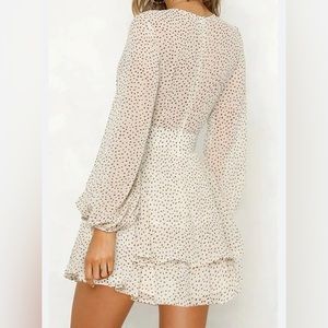 Beige V Neck Baggy Sleeve Waist